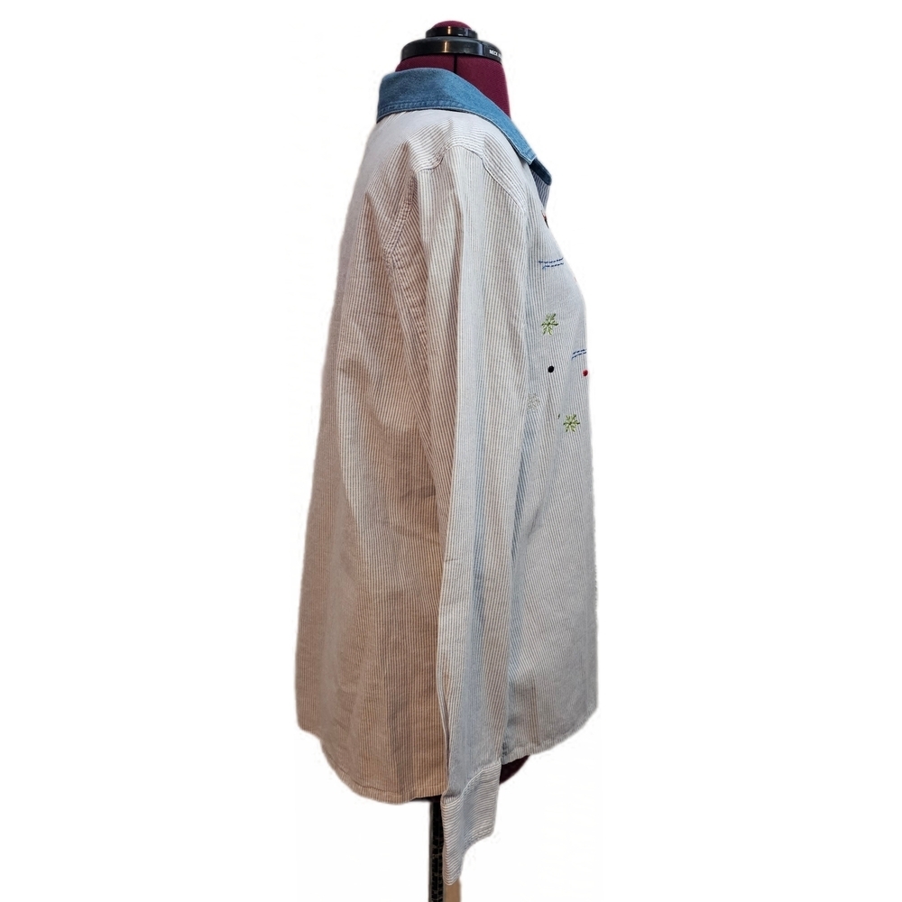 Holiday Embroidered Penguin Skating Shirt Woman’s Medium Button Down Long Sleeve - Picture 6 of 16